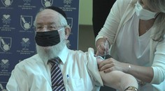 Ve světě se začalo očkovat proti covidu. Státy přesto zpřísňují opatření