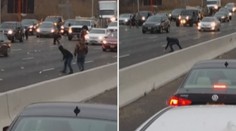 Z auta se na dálnici sypaly peníze! Chamtiví řidiči způsobili chaos