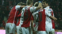 Slavia PŘEHRÁLA Slovácko a UNIKÁ sestupu