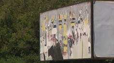 Nelegální billboardy ohrožují řidiče. Podél českých silnic ale pořád stojí