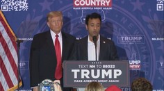 Trump den po vítězství strávil u soudu. Novinářka po něm chce odškodné