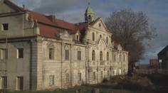 Nadšenec si splnil sen. Prodal byt a koupil si chátrající zámek