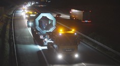 Do Lovosic dorazila obrovská kovová nádoba. Slouží na odlévání železa
