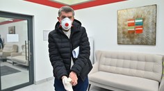 Zdravotníci kritizují Babiše: "Používá respirátor, který ani my nemáme!"