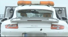 Vandalové v Mladé Boleslavi rozmlátili porsche, přežil jenom motor!