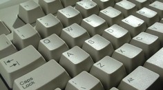 Dávejte pozor na děti. Na webu loví pedofilové