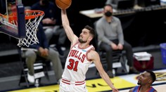Atlanta přepsala trojkovou historii! Saty pomohl Chicagu k další výhře