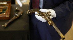 Pistole, jimiž se chtěl zastřelit Napoleon, se prodaly za téměř 43 milionů
