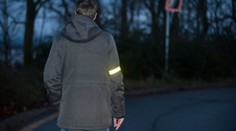 Pozor na levné reflexní pásky! Neodráží světlo, řidiči vás neuvidí