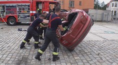 Jak vypadá práce hasičů pár vteřin po těžké nehodě, hasiči předvedli živé ukázky
