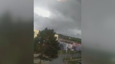 Z nebe padaly autodíly. Průmyslový areál u Zlína zasáhlo tornádo