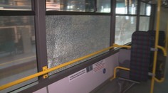 Atentát na autobus: Řidič ujížděl před střelbou. Co se stalo?