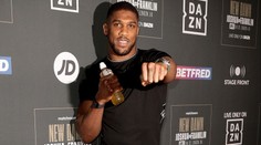 Fury by se mohl vykoupit z cirkusu s Usykem. K souboji ho vyzval Joshua