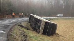 U Plzně se PŘEVRÁTIL AUTOBUS s malými hokejisty! Na místě přistál vrtulník!