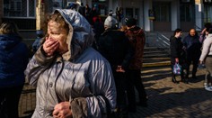 Rusové poničili další přehradu. Voda může zatopit vojáky i civilisty, říká expert