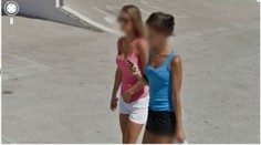 Tyhle ženy nafotil Google v ulicích: Krásky i šlapky s obřím výstřihem