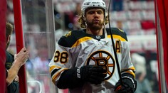 Boston s Pastrňákem dostal na úvod pět gólů. Tampa schytala výprask