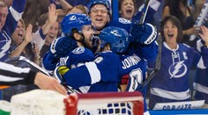 Palátův gól Tampě nepomohl, úvodní finále ovládli Rangers