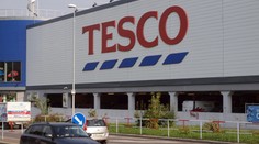 Tesco darovalo lidem v nouzi 125 tun trvanlivých potravin