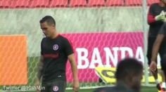 Zbláznil se? Brazilský reprezentant se popral na tréninku, tekla krev!