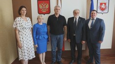 Senátor Doubrava navštívil okupovaný Krym. Nepřijatelné, zní ze Senátu