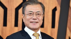 Jihokorejský prezident se v Praze sešel s krajany, míří za Babišem