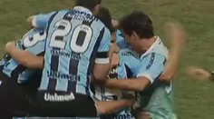VIDEO: Nadšení, potom běs a hrůza! Divákům na fotbale šlo o život