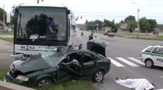 Nešel semafor, autobus se srazil s autem. Dva mrtví