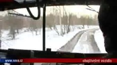VIDEO: Pásový obojživelník dostane hasiče přes vodu i sníh