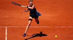 Kvitová se trápila a odvracela mečbol, Veselý končí v prvním kole