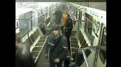 Video jako důkaz: Průvodčí okradl spícího pasažéra