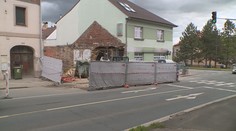 V Benešově strhli dům, do vedlejšího udělali díru. Podobně to skončilo i na Olomoucku