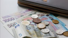 Žena našla peněženku plnou peněz. Její rychlá reakce vzbudila u strážníků obdiv