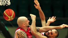 VIDEO: K smíchu nebo k pláči? Basketbalista trapně simuloval