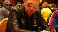 EPT Berlín - Boris Becker postupuje