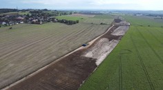 Začala stavba dálnice D35. Hned na začátku ale přišly potíže