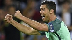Fotka, která dojala svět! Ronaldo potěšil nemocnou holčičku