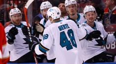 Hertl přispěl Sharks gólem, na výhru to ale nestačilo. Kämpf dvakrát asistoval