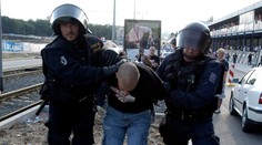Drama před zápasem Sparty B a Opavy. Fanoušek zlomil policistovi ruku