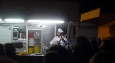 TO JE PECKA! Čínský kuchař ROZPÁLIL metalové publikum! ČERVENOU ŘEKOU!