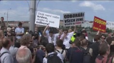 ZOUFALSTVÍ ODBORÁŘŮ! Co si počneme s 8 protidemonstranty...