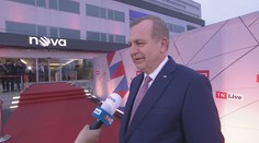 Tomáš Zima přijíždí na debatu do televize Nova