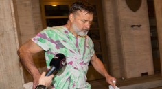 Dědeček je na svobodě. I přes obvinění ze zabití pěti studentů soud vazbu zamítl