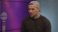 Alda prozradil tajemství své přezdívky. Popsal také, jak kvůli nemoci ochrnul