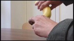Jak na banány: Nejspíš jste je loupali špatně, podívejte se proč!