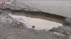 Díry na silnicích likvidují naše auta! Máte nárok na peníze. FORMULÁŘ PRO NÁHRADU ŠKODY