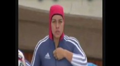 Když sportovní kombinéza neudrží to, co udržet má...