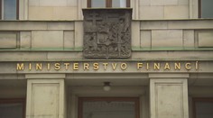 Povinné výdaje zatěžují státní kasu. Půjčujeme si na okamžitou spotřebu, říká ekonom
