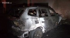 Romské rodině zapálili auto