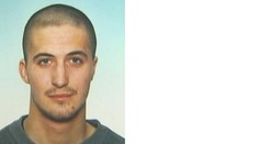 Agresor na útěku, je zraněný a ozbrojený! Neviděli jste ho?